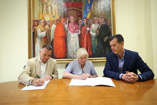 Burriana recibe el legado personal del cardenal Tarancón para su exhibición en el futuro museo