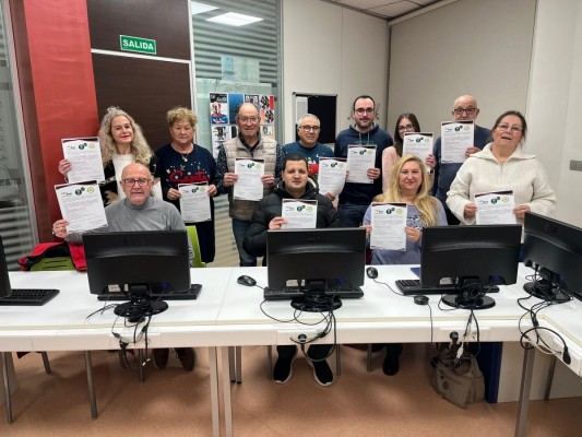 Petrer impulsa un curso de competencias digitales para reforzar la gestión de las asociaciones vecinales