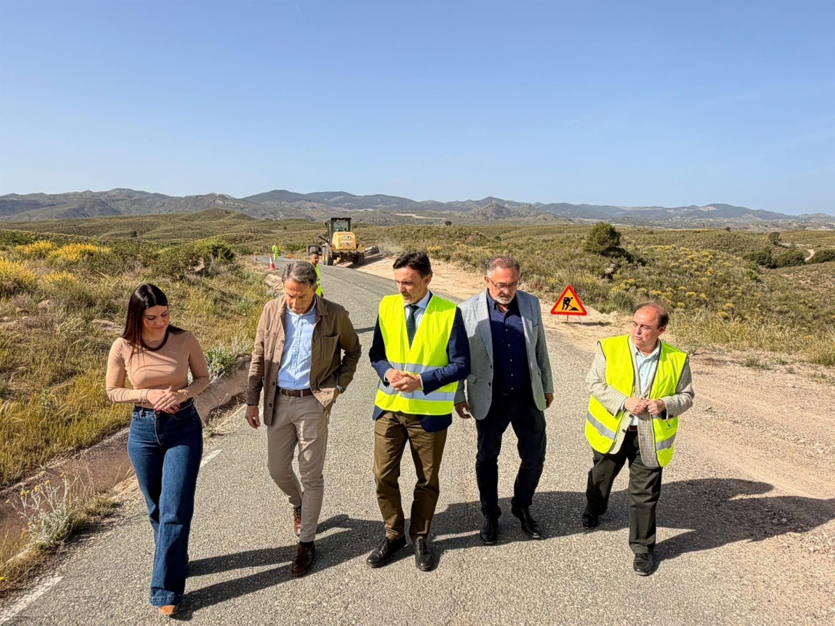 Inician las obras para arreglar la carretera RM-C15 que une Lorca con el pantano de Puentes