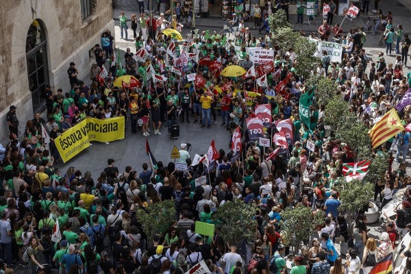 La factura del Consell ante la subida salarial de los docentes: entre 300 y 525 millones al año