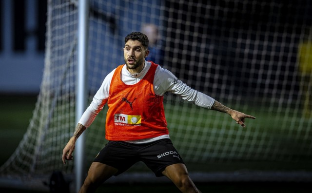 Unai Núñez se entrena para llegar al partido del Girona y Thierry espera pruebas