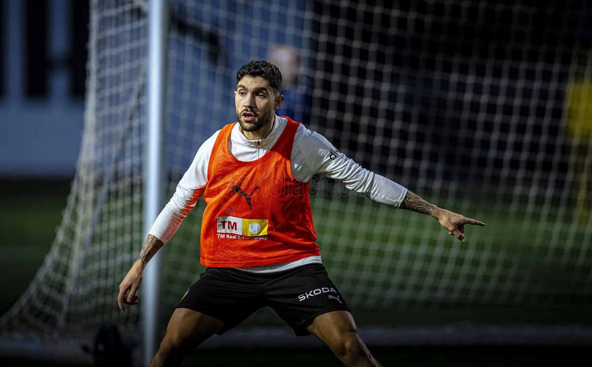 Unai Núñez se entrena para llegar al partido del Girona y Thierry espera pruebas