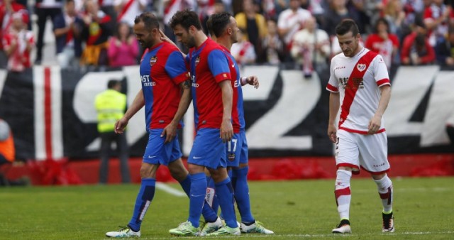 Juanfran sufre una rotura de grado dos en el aductor de la pierna derecha