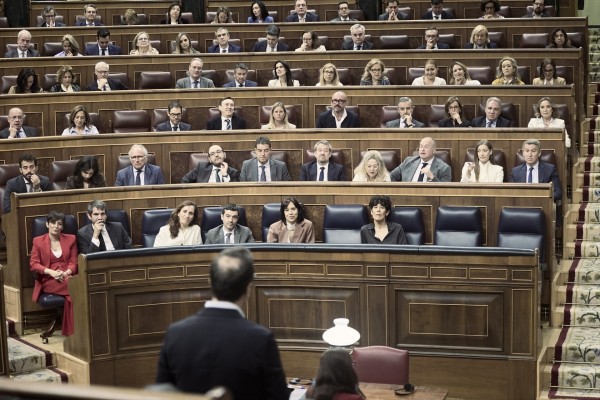 El Congreso, con el PSOE en contra, exige al Gobierno deflactar el IRPF y eximir de IVA a pequeños autónomos