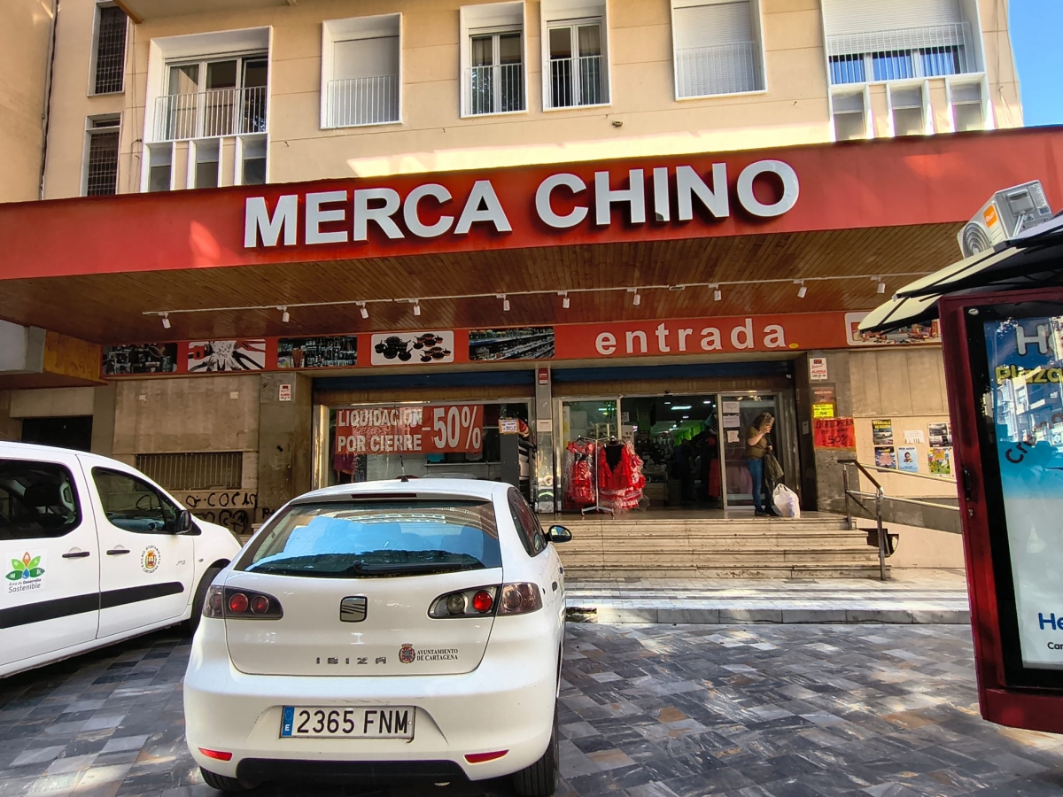 Dia abrirá en la plaza San Francisco de Cartagena en el segundo semestre de este año mientras el bazar liquida existencias