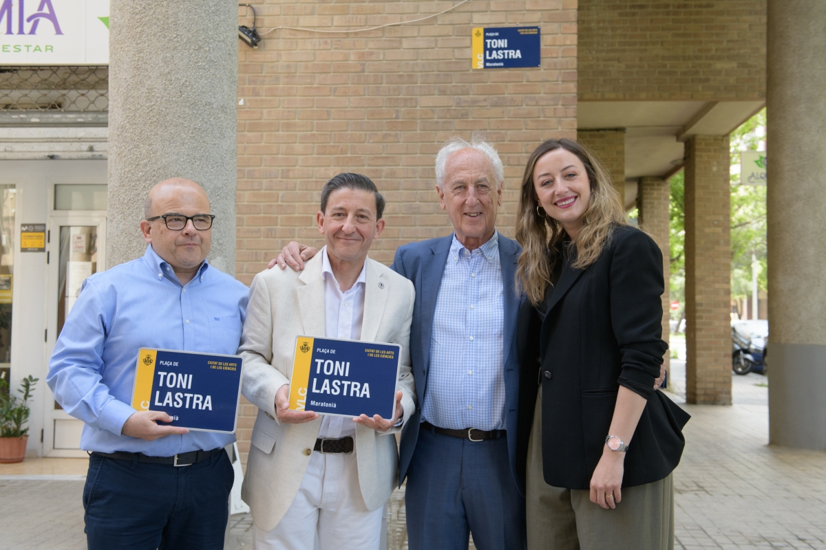 València inaugura la Plaza Toni Lastra en reconocimiento a una figura clave del atletismo popular