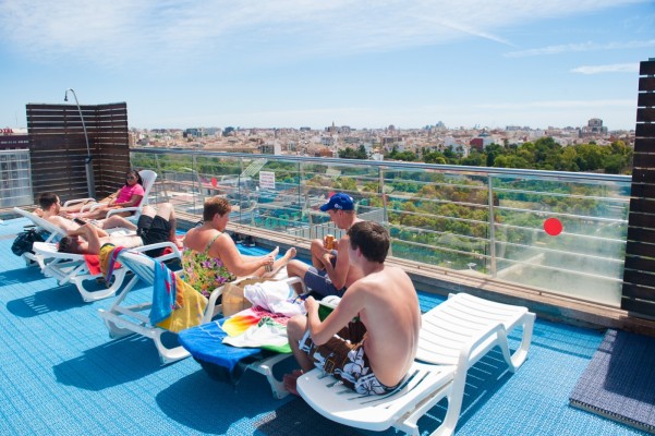 Las pernoctaciones hoteleras en la Comunitat Valenciana se elevan un 2,1% en marzo