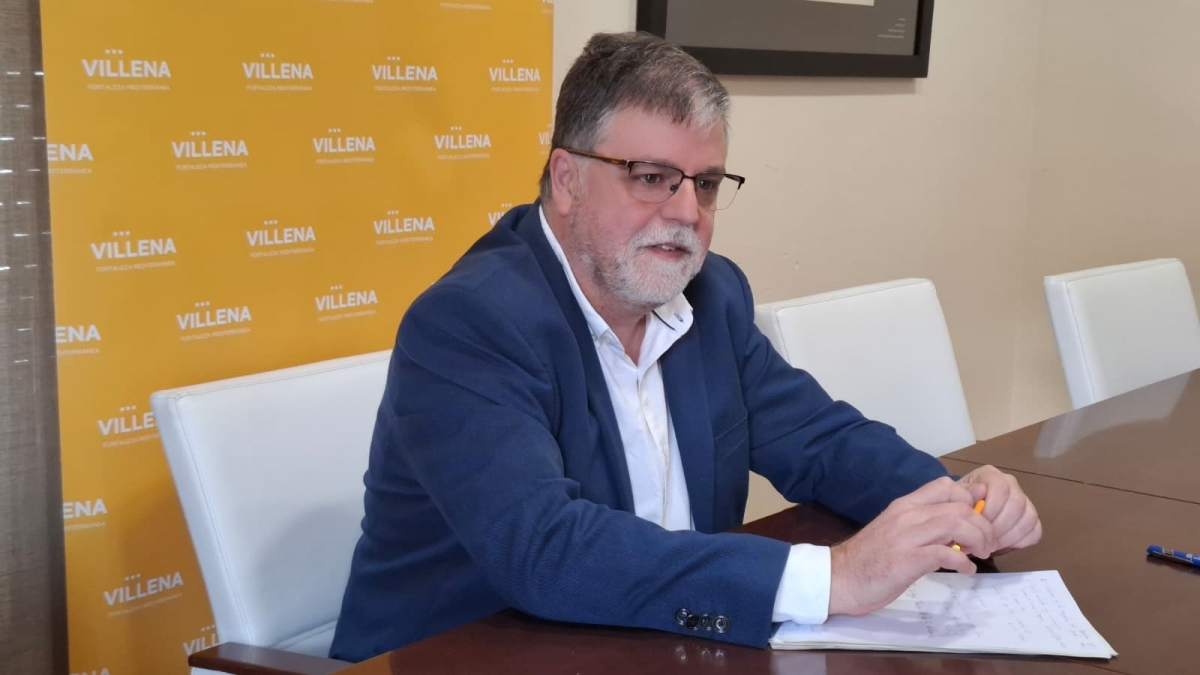 Villena anuncia acciones judiciales para frenar la llegada de basura de la Vega Baja a la planta de residuos