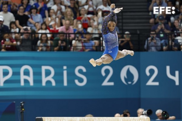 La estadounidense Simone Biles reconquista el oro del concurso completo en artística