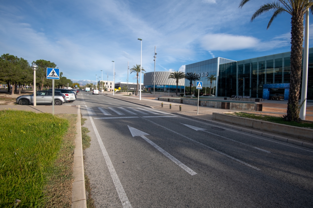 El Gobierno estudia la instalación de la demandada parada de tren en Elche Parque Empresarial