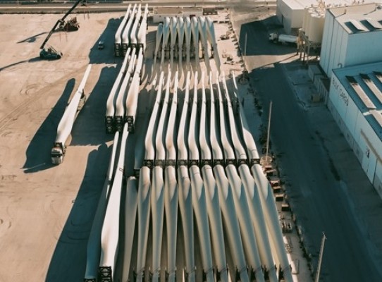 El hub de eólica marina del puerto de Castelló despierta el interés del sector de energías renovables de Francia