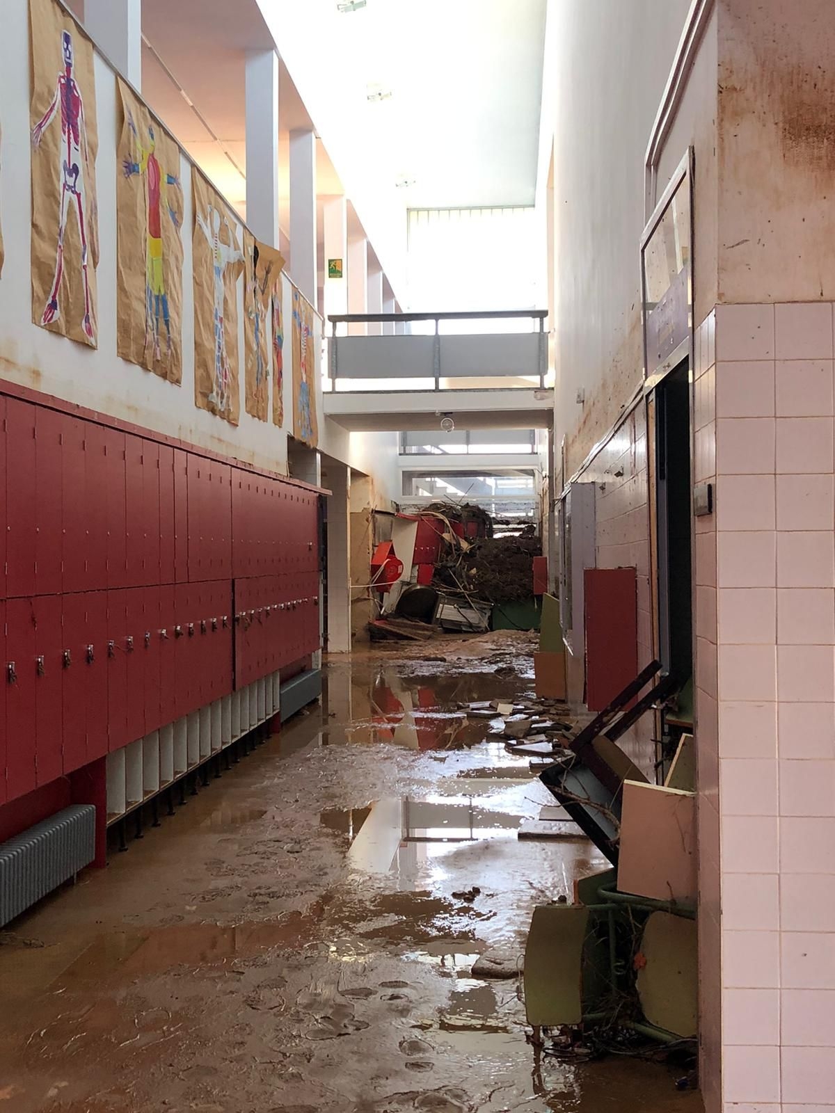 Varias empresas pujan por el contrato para redactar la reconstrucción del IES Alameda de Utiel tras la Dana