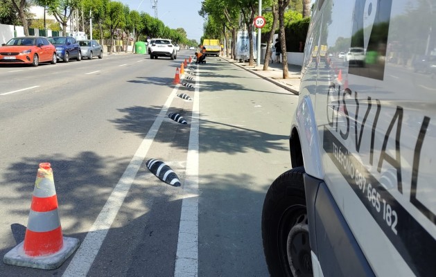 Vila-real renueva los bolardos del carril bici al Termet para ganar en seguridad y visibilidad
