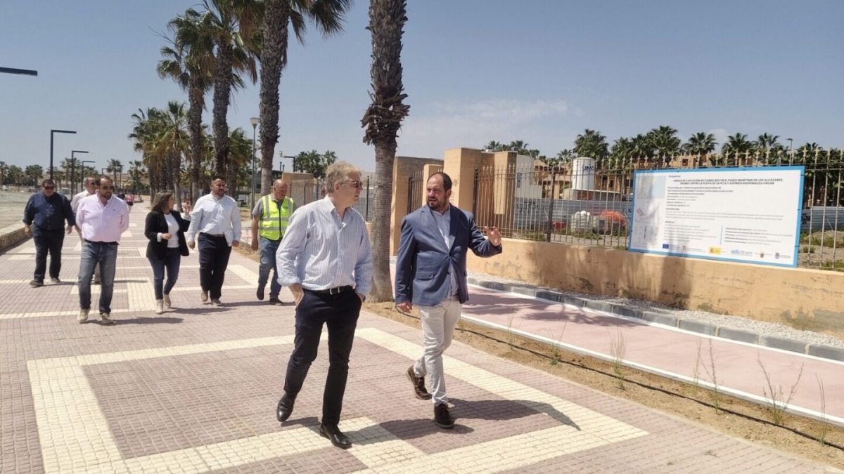 Los Alcázares sigue facilitando la movilidad sostenible gracias a la construcción del nuevo carril bici