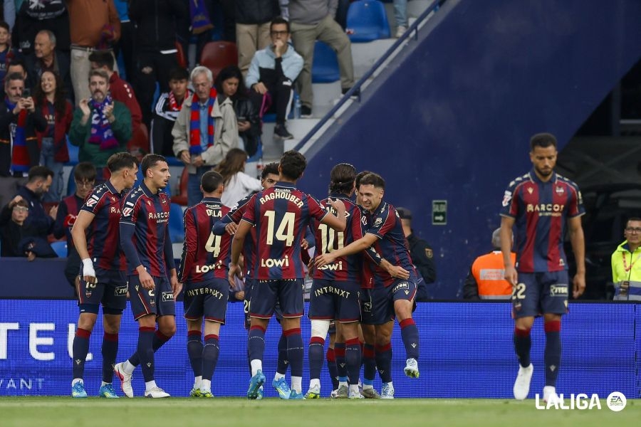 Las notas del Levante UD 2-0 Sevilla FC: Olasagasti coge el timón