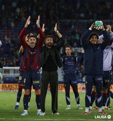 Dela alcanza los 100 partidos con el Levante