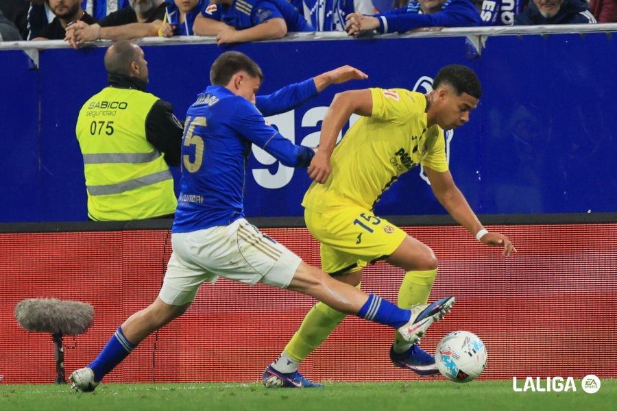 Mouriño acabó sustituido en el Tartiere por molestias en el tobillo.