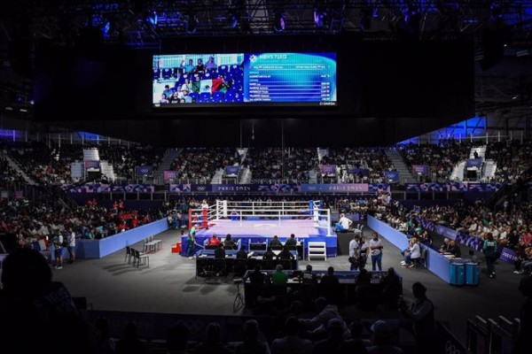 La boxeadora italiana Angela Carini renuncia a un combate en París con una púgil intersexual argelina