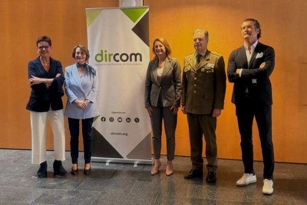 Dircom CVM situa la comunicación estratégica en el centro del negocio en un encuentro en la UJI con líderes empresariales