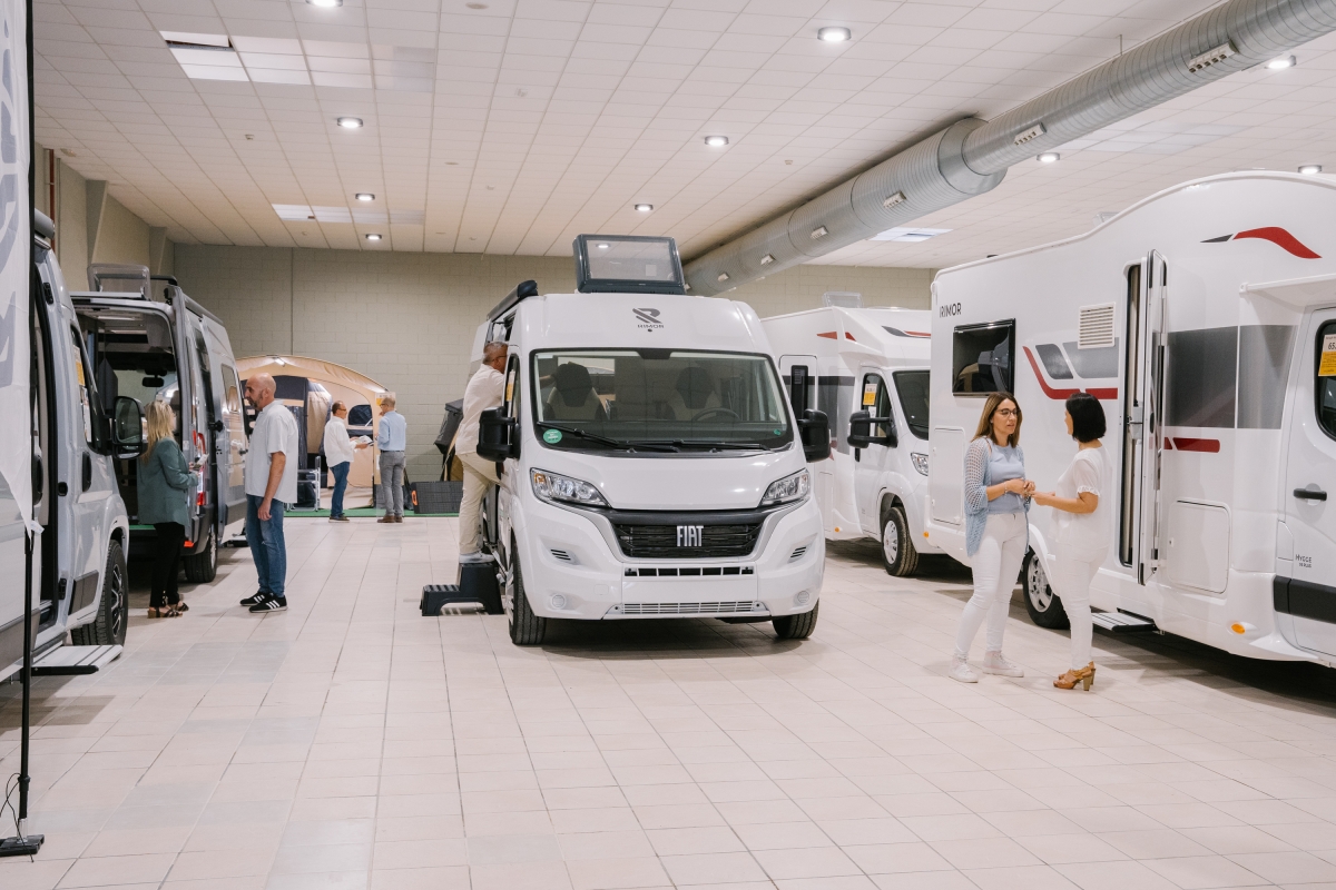Valcaravan, la mayor tienda de caravaning en Valencia, reabre sus puertas tras la Dana