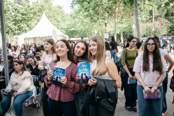 La Feria del Libro de Castelló convierte el parque Ribalta en un 'bosque de las letras' con 28 casetas