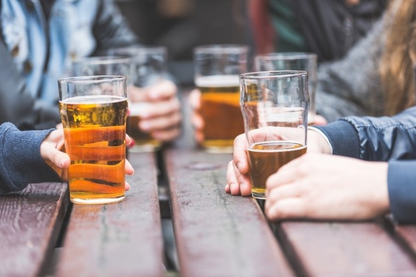 El 9% de los españoles de entre 15 y 64 años ha consumido alcohol todos los días en el último mes