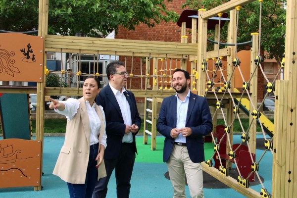 Castelló concluye la mejora de la plaza Josefina López del Grau: instala juegos infantiles con 62.500 euros
