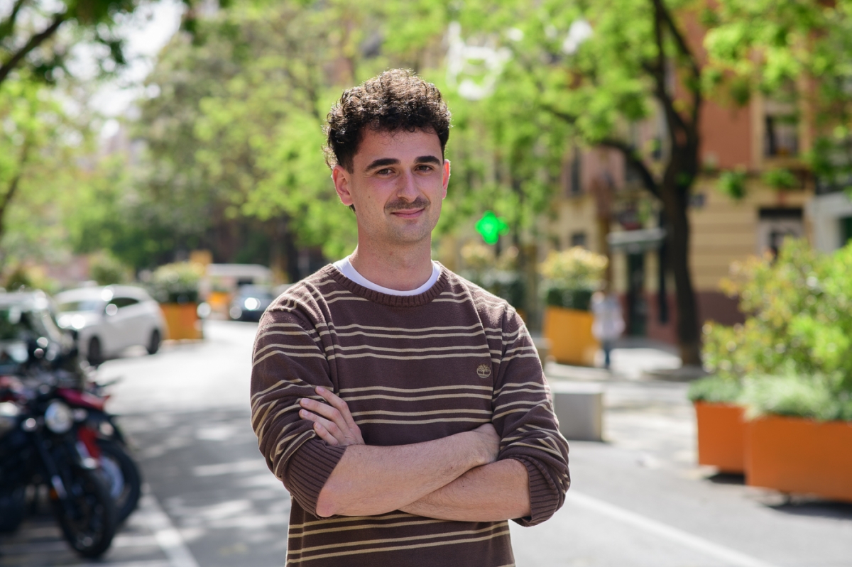 Quim, el joven que abraza la utopía de reflotar el pequeño comercio