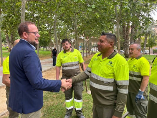 Los funcionarios municipales también recibieron la orden de asistir a la charla de Guillén