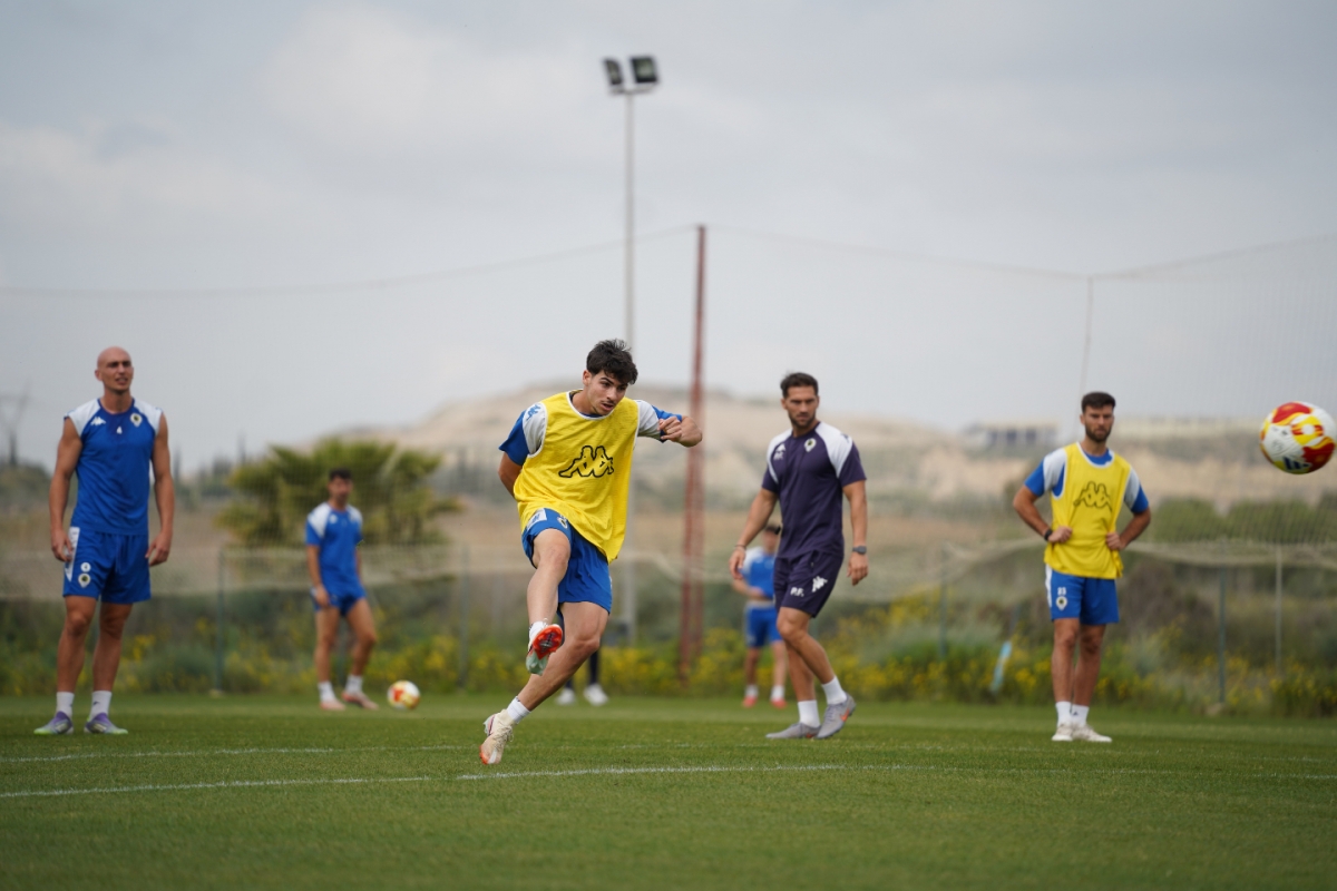 El Hércules CF busca una victoria que le asegure virtualmente la permanencia en el tercer escalón del fútbol español