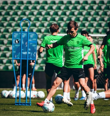 El Elche CF quiere aprobar fuera de casa