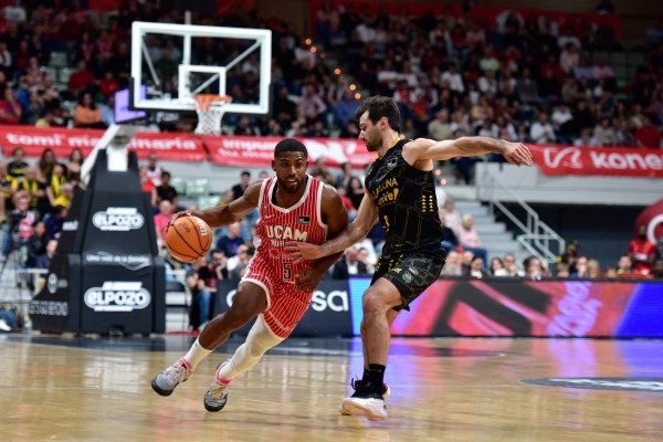 El UCAM CB sigue de fiesta: iguala su tope ACB en fase regular con 21 triunfos y ya lleva siete seguidas