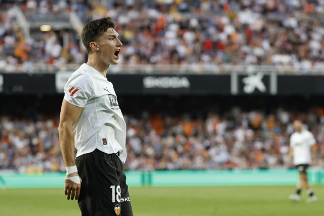 Pepelu renace en el once como central