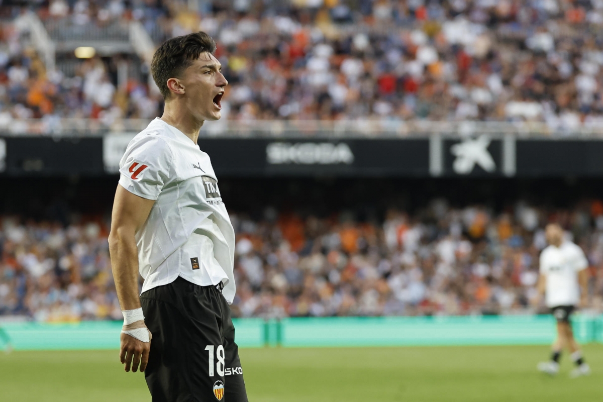 Pepelu renace en el once como central