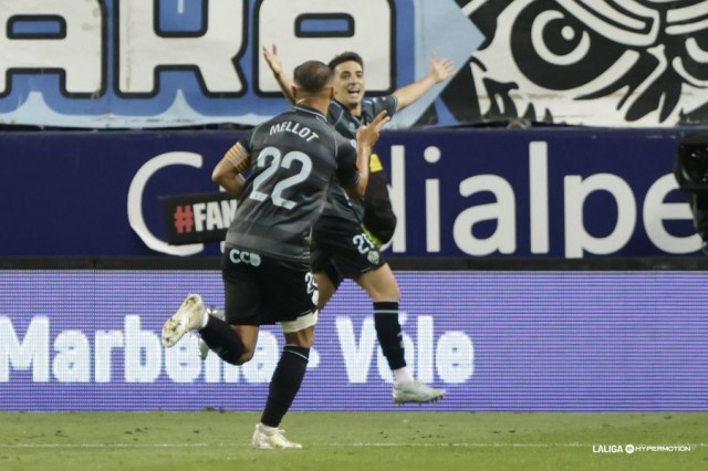 Calatrava sienta cátedra con un triplete que lleva en volandas al Castellón