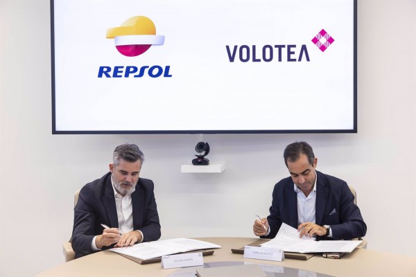 Volotea acuerda con Repsol el suministro de seis millones de litros de combustible sostenible