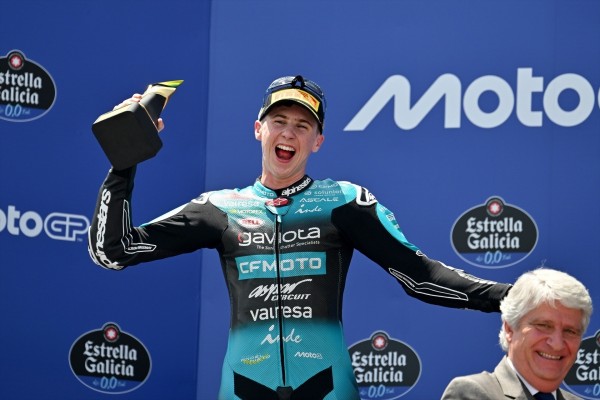 Máximo Quiles vence en Jerez y consolida su liderato del Mundial de Moto3