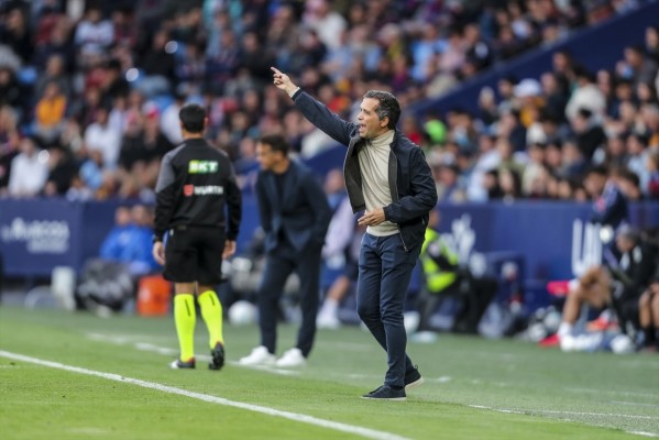 Luís Castro: “La dinámica del Espanyol y sus resultados no son la verdad de lo que juega”
