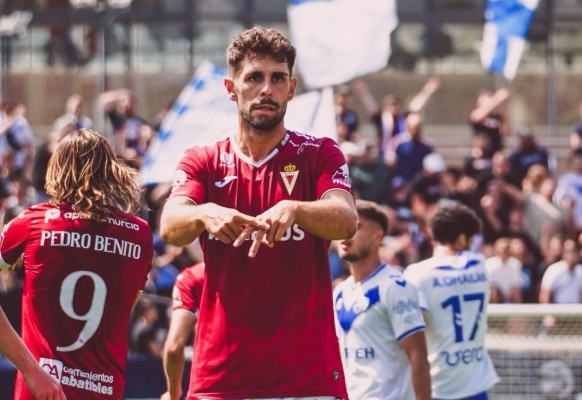 El Murcia logra un triunfo valiosísimo para asegurar la permanencia en Primera RFEF