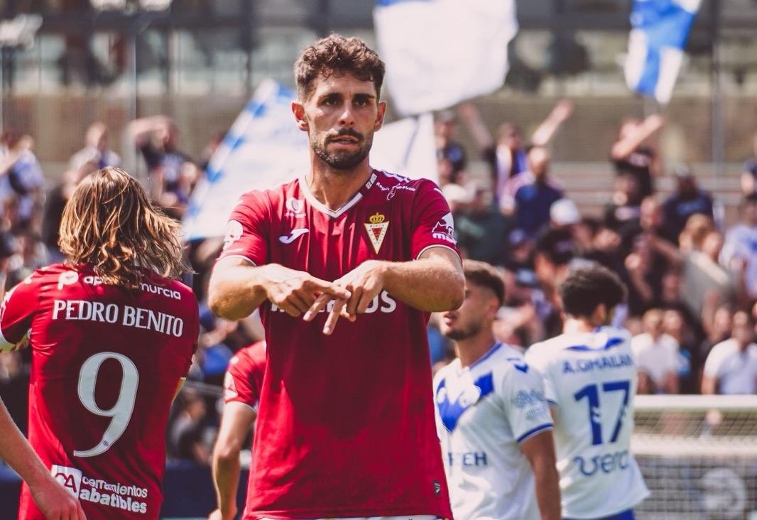 El Murcia logra un triunfo valiosísimo para asegurar la permanencia en Primera RFEF