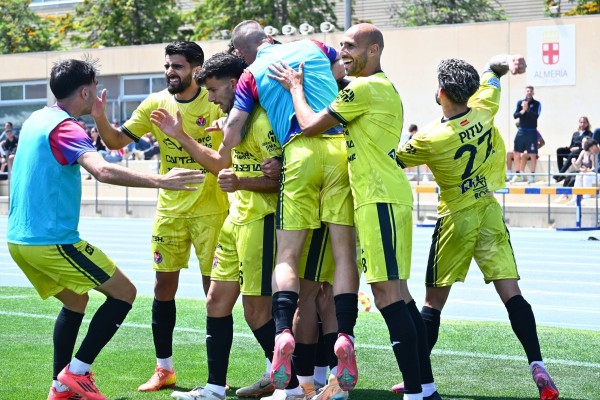 El liderato de Segunda RFEF, que tenía el Águilas y rondó la Minera, es del Extremadura