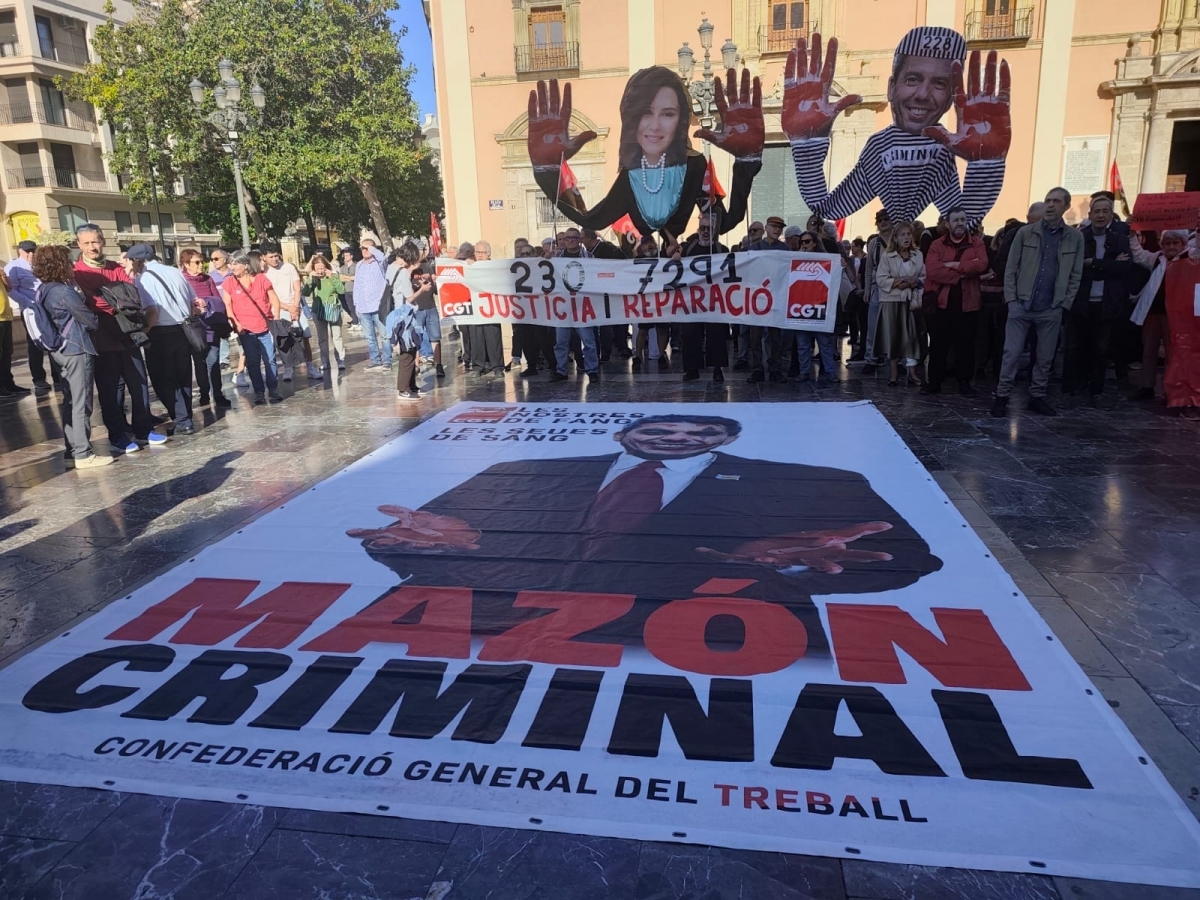 Una concentración pide de nuevo prisión para Mazón: 