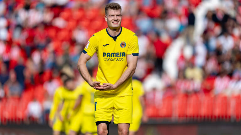 La 'operación salida' acelera en el Villarreal: Sørloth y Cuenca cerca de marcharse del club