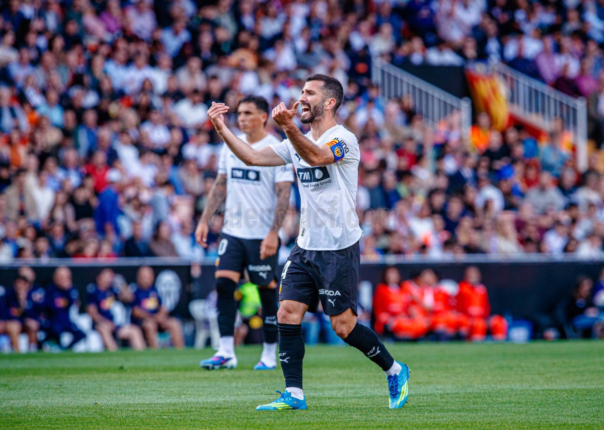 Gayà recupera incidencia en ataque