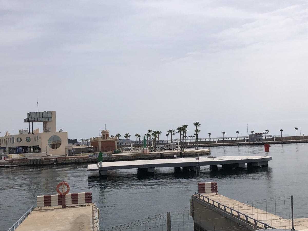 El Puerto promueve el derribo de su 'isla flotante' por ruina y descarta su restaurante