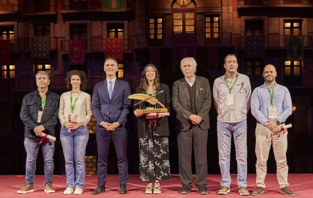 El castellonense César Carballeda gana el tercer premio en el certamen de literatura de 'Puy du Fou'
