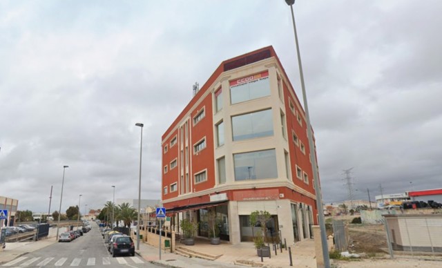 CCOO Vinalopó-Vega Baja activa puntos de información y asesoramiento para la regularización de migrantes
