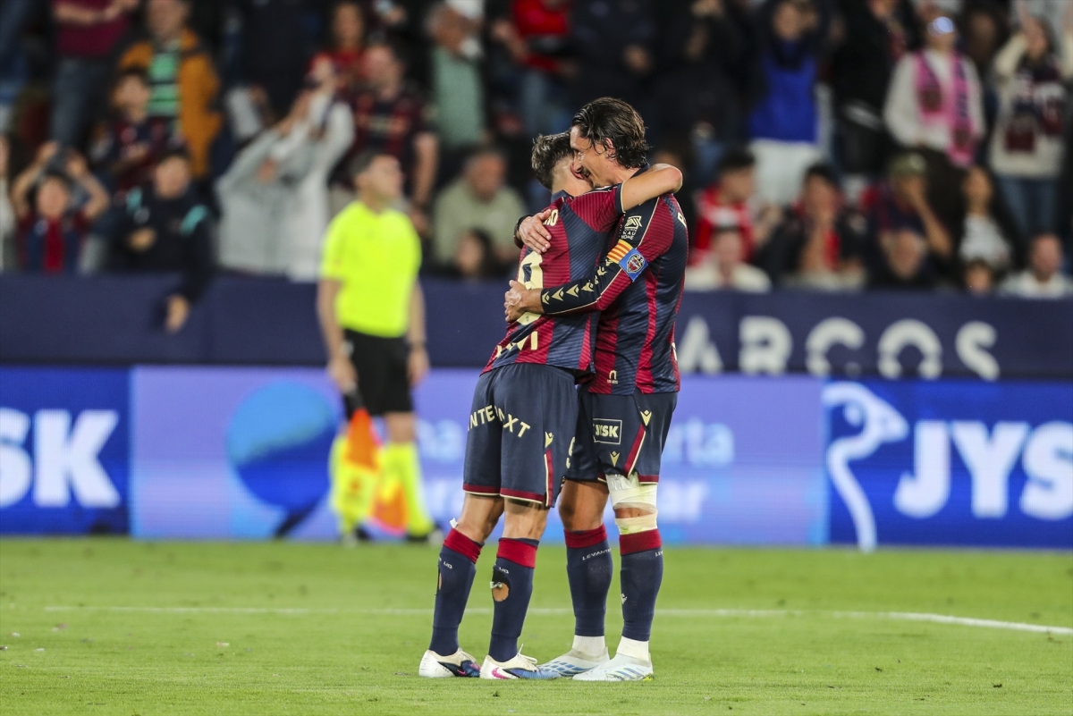 El Levante UD, tres salidas 'europeas' y dos duelos decisivos en casa para acabar el curso