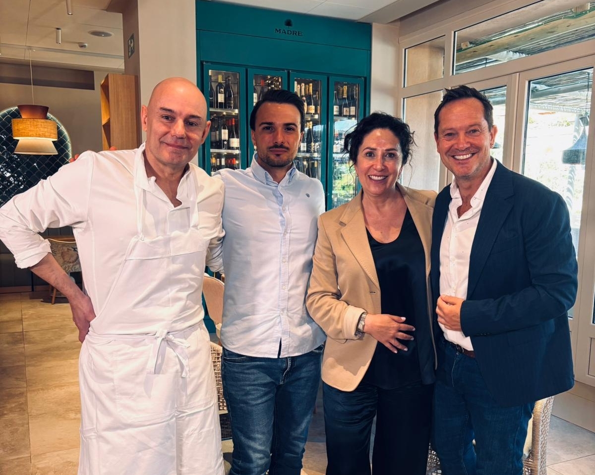 Cárceles junto a Cano y Llorens. 