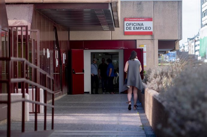 El paro sube en 41.300 personas en el primer trimestre en la Comunitat y se destruyen 8.800 empleos